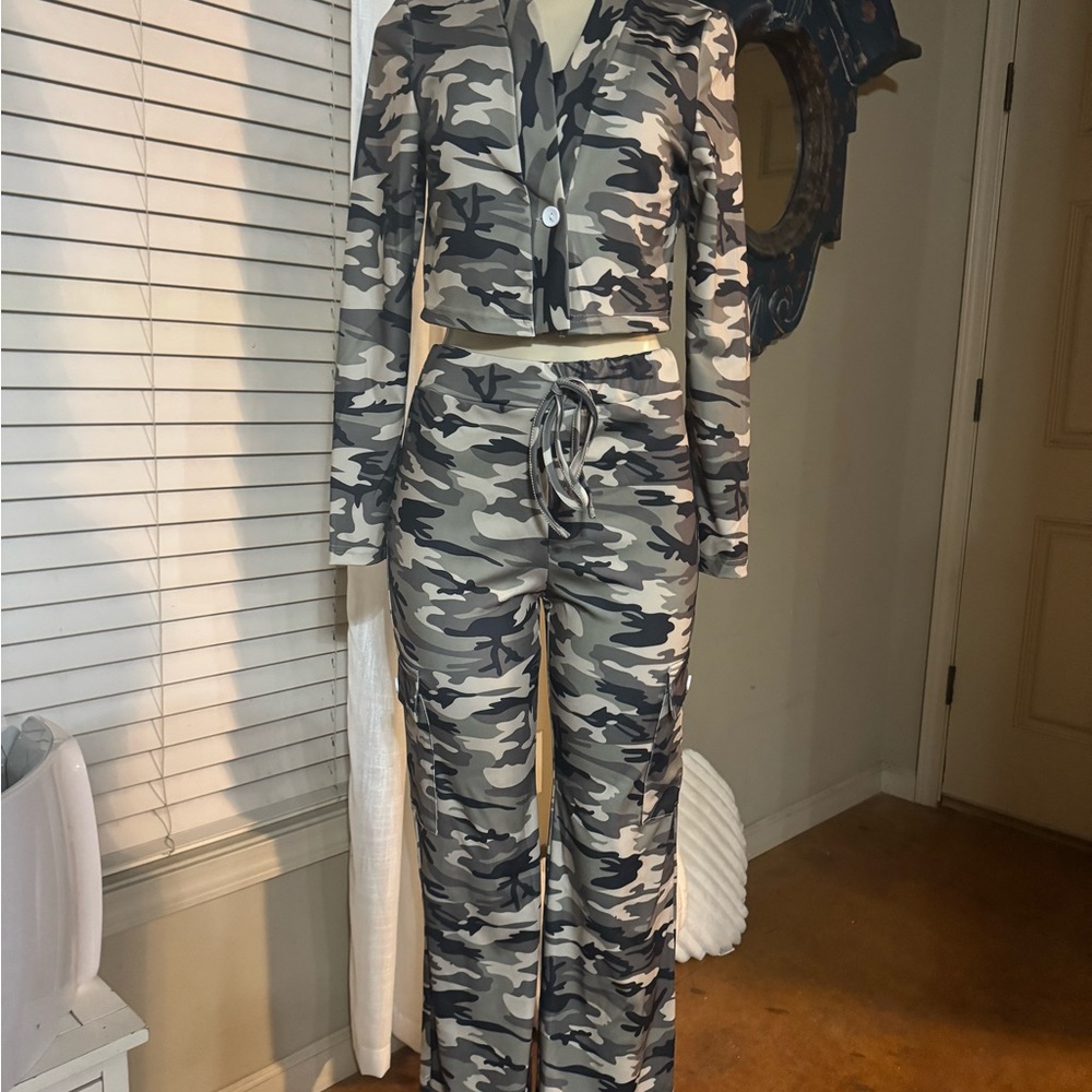 SHEIN Gray Camouflage Jumpsuit-Style Two-Piece Set